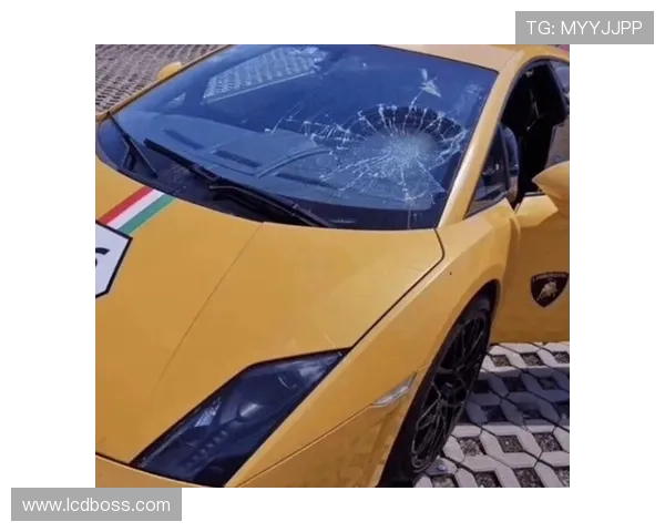 男子偶遇姚明拍照留念引发网友热议瞬间成网络热门话题 男子偶遇姚明拍照留念引发网友热议瞬间成网络热门话题